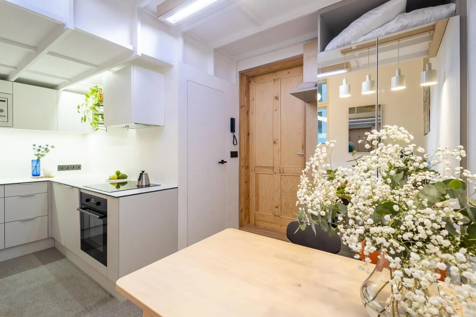Prague Designer Petite Stay By Vltava River 0*,