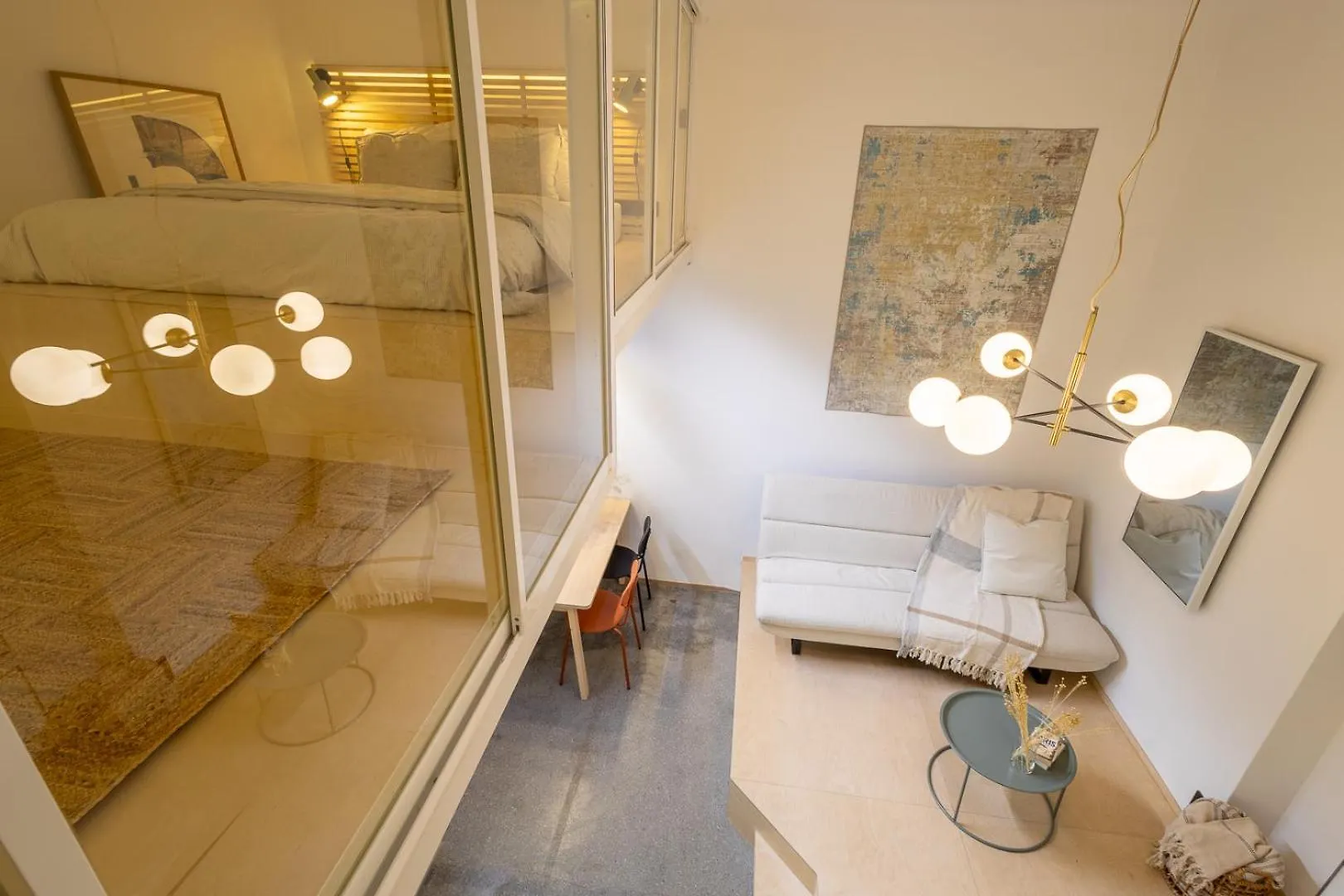 Prague Designer Petite Stay By Vltava River Apartment